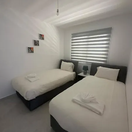 четырехкомнатные в Thalassa & Apartament *