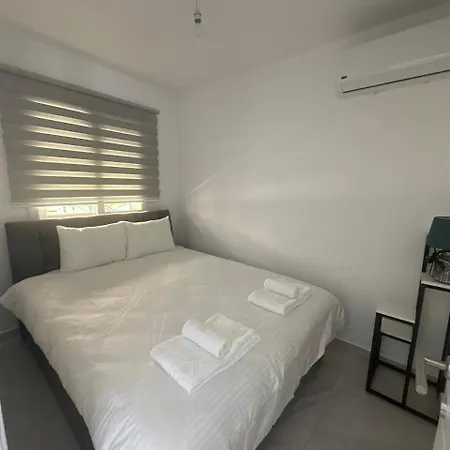 четырехкомнатные в Thalassa & Apartment
